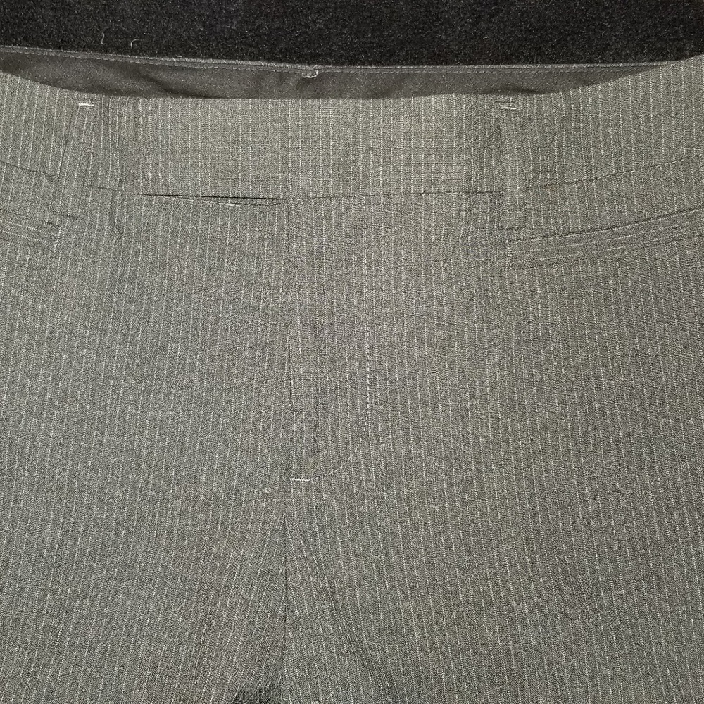 GAP SLACKS NEW WITHOUT TAGS NEVER WORN